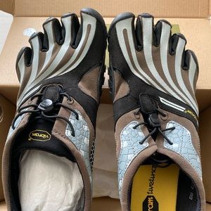 Vibram Fivefingers M4125 Spyridon LS 11